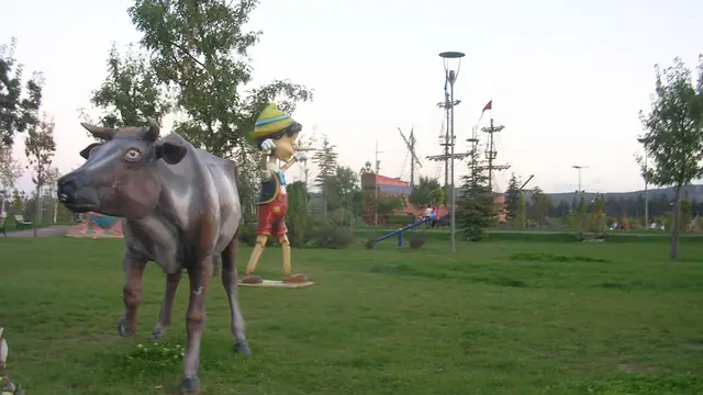 Eskişehir Sazova Bilim Sanat ve Kültür Parkı (Masal Şatosu) – YHT ile