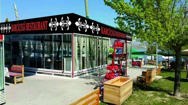 Karçiçeği Cafe & Restaurant (Mogan Gölü)